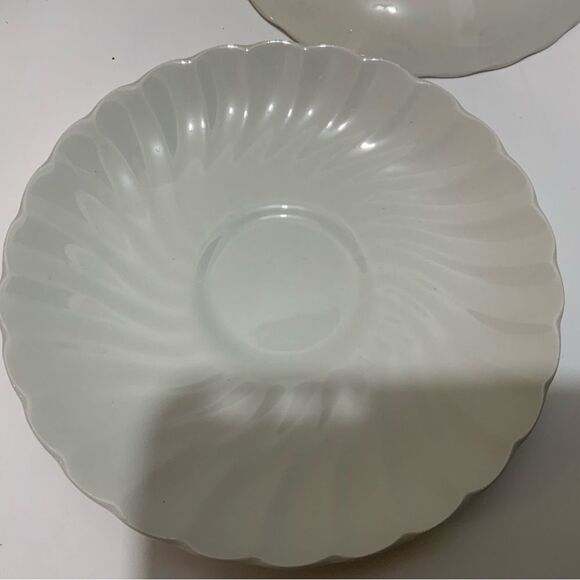 2 - Johnson Bros made in England Snowhite Regency Saucer - Picture 8 of 9